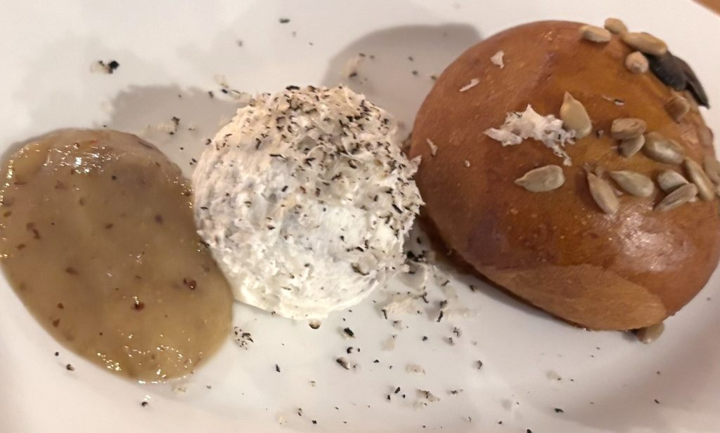 Ziegenkäse, Trüffel und Birnensenf eine tolle Kombination