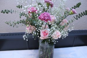 Blumendeko für eine Feier